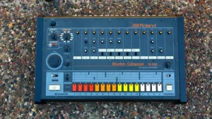 Roland TR 808, la più iconica drum machine degli anni '80